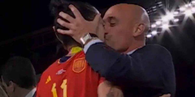 Luis Rubiales seguirá inhabilitado tres años, confirma FIFA