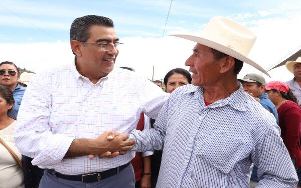 Entregan obras y apoyos por 573 mdp