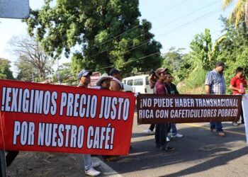 Cafetaleros de Chiapas se manifiestan para exigir mejores precios a Nestlé
