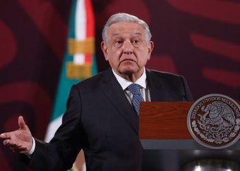 AMLO acusa a Loret de Mola de ser un “mafioso protegido”