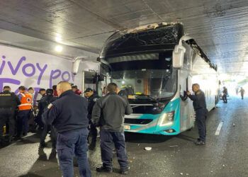 Accidente en la CDMX de camión con poblanos que regresaban de Mazatlán; 16 lesionados