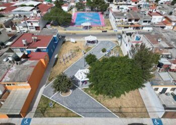 Obras en riesgo, por recortes: Vélez