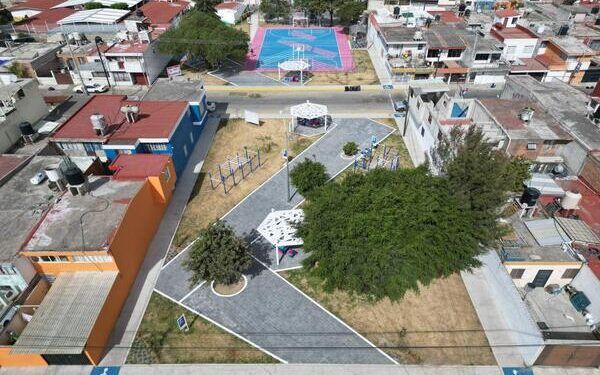 Obras en riesgo, por recortes: Vélez