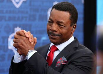 Muere Carl Weathers, interpretó a Apollo Creed en Rocky