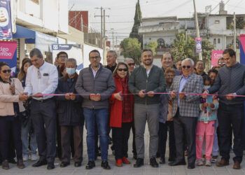 Finalizan obra vecinos y edil