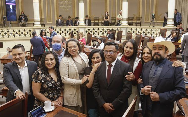 Piden licencia 5 diputados más; suman 16 que dejan curul
