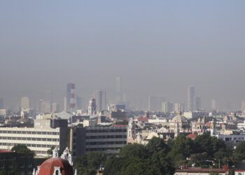 Aumenta contaminación; analizan restricción vehicular