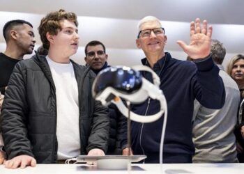 Apple lanza a la venta sus nuevas gafas Vision Pro