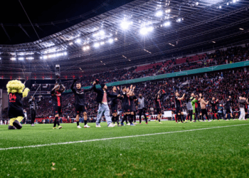 Leverkusen remonta en la copa y mantiene su invicto