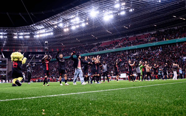 Leverkusen remonta en la copa y mantiene su invicto