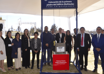 Colocan primera piedra del edificio multiaulas en el Complejo Regional Norte de la BUAP