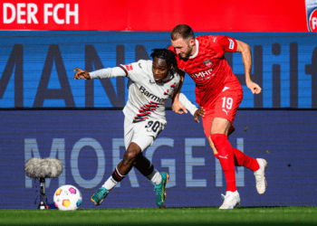 Leverkusen afianza el liderato de la Bundesliga