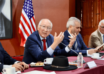Embajador de EU en México niega investigación contra AMLO