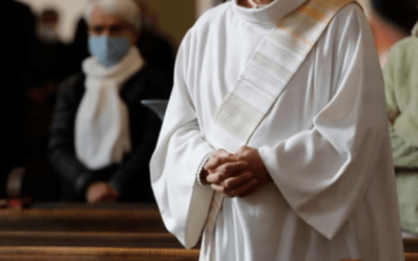 Papa Francisco destituye a sacerdote portugués fugado tras asesinar a joven en 1992