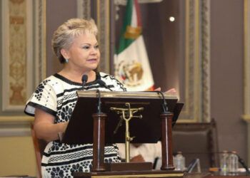 En 2023, 45 mil alumnos becados