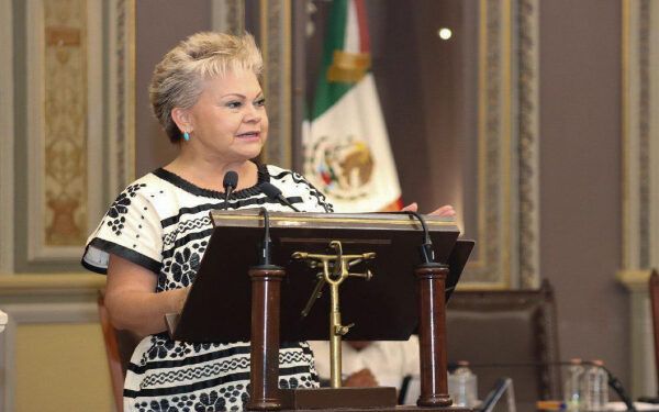 En 2023, 45 mil alumnos becados