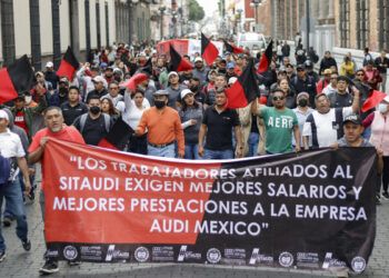 Emplaza tribunal a huelguistas de Audi