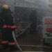 Se incendia Office Depot y evacúan a mascotas de veterinaria aledaña en Puebla