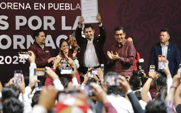 “Es el futuro” dice Céspedes; Armenta rinde protesta