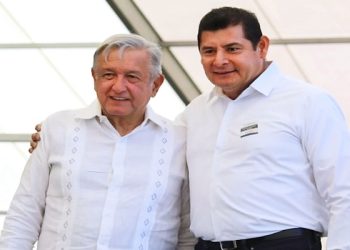 Alejandro Armenta Mier, 33 años de trayectoria