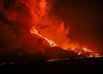 ERUPCIÓN EN LA ISLA DESIERTA