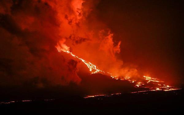 ERUPCIÓN EN LA ISLA DESIERTA