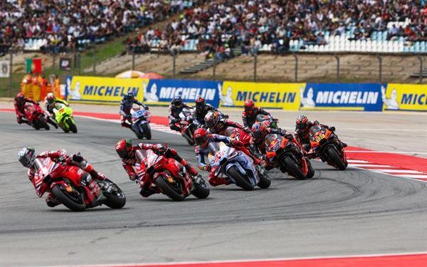 Dueño de la Fórmula 1 negocia la compra de MotoGP