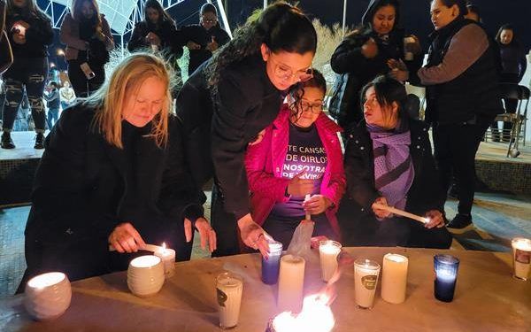 Honran a mujeres asesinadas en Ciudad Juárez, epicentro de los feminicidios