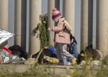 Analizan estatus legal de menores migrantes