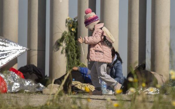 Analizan estatus legal de menores migrantes