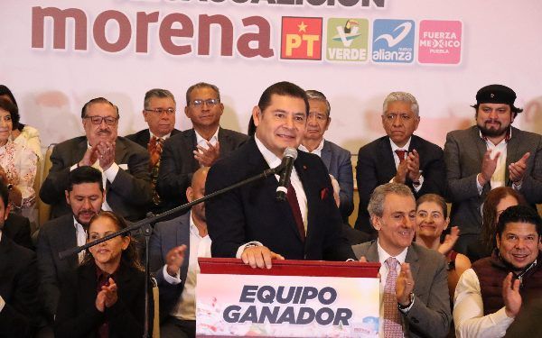 Alejandro Armenta presentó a su equipo de campaña