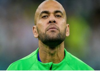 Dani Alves alcanza libertad bajo fianza al pagar un millón de euros