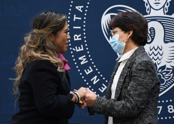 Acuerdan formar mejores profesionales de la salud