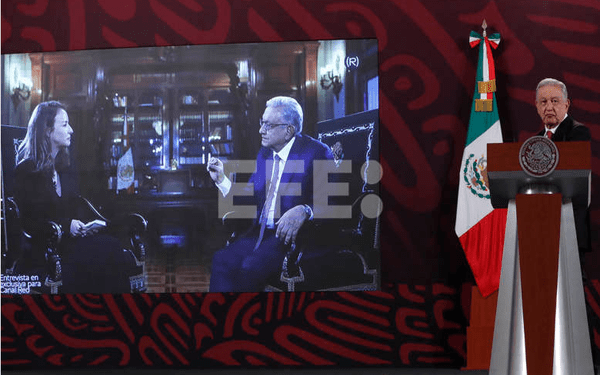 INE ordena a AMLO eliminar video de entrevista con periodista rusa
