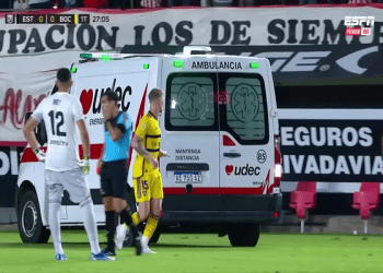Suspenden el Boca-Estudiantes tras ataque epiléptico del chileno Altamirano