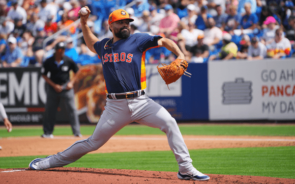 El lanzador mexicano José Urquidy es baja de los Astros por lesión