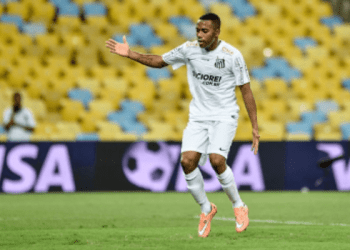 Robinho ingresa a prisión para cumplir condena por violación