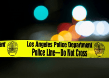 Joven desarma a policía y se quita a vida de un disparo en Los Ángeles