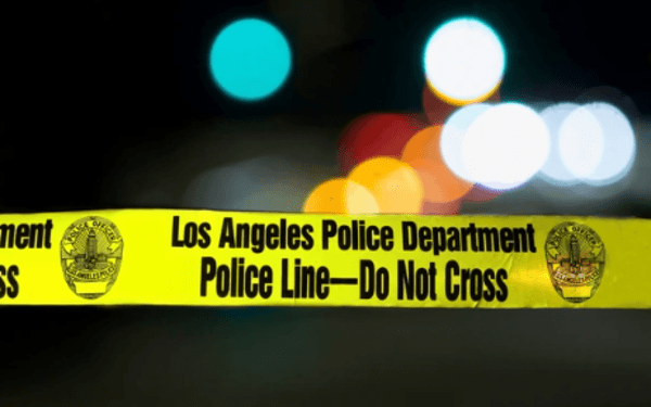 Joven desarma a policía y se quita a vida de un disparo en Los Ángeles