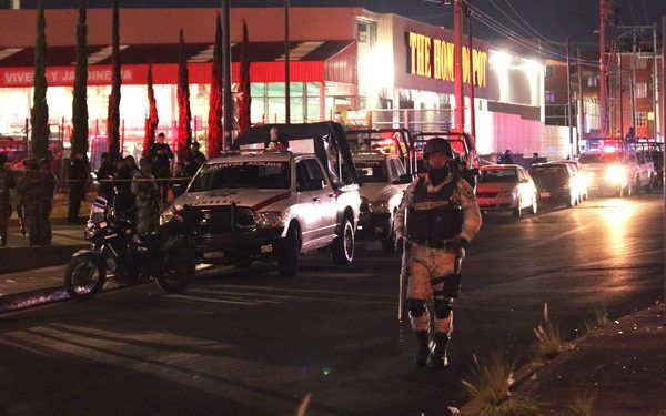 En ataque directo asesinan a un policía estatal en PeriPlaza