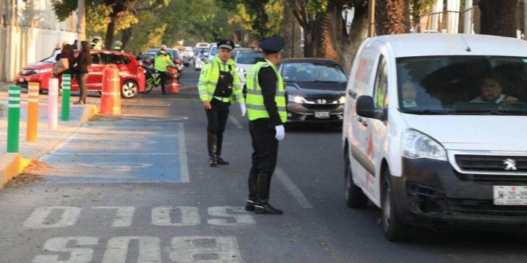 Regreso a clases con operativo en Puebla capital