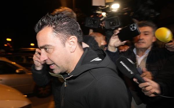 Barcelona confirma la continuidad de Xavi hasta 2025