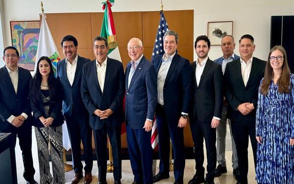 Resalta embajador de EU importancia de impulsar educación