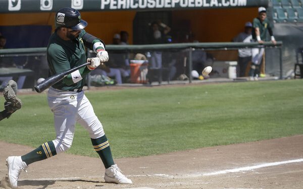 Con remontada, vence Pericos 5-4 a Toros de Tijuana