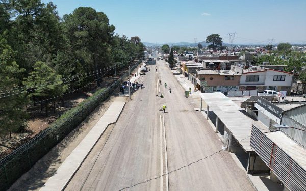 Continúan obras en vialidades de Xonacatepec