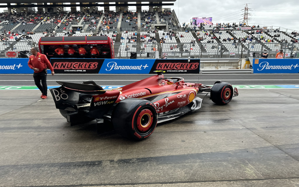 Sainz y Leclerc buscarán dominar el GP de Japón