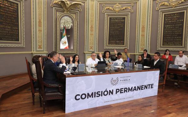 Congreso de Puebla recibe iniciativa para que juntas auxiliares hagan entrega-recepción conforme a la Ley