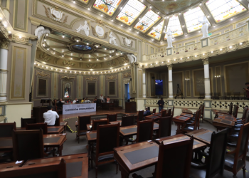 Congreso de Puebla recibe iniciativa para garantizar igualdad salarial entre hombres y mujeres
