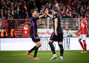 El Bayern aplasta al Union Berlin y Kane llega a 33 goles