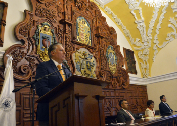Fernando Morales presenta su plan de gobierno en la BUAP